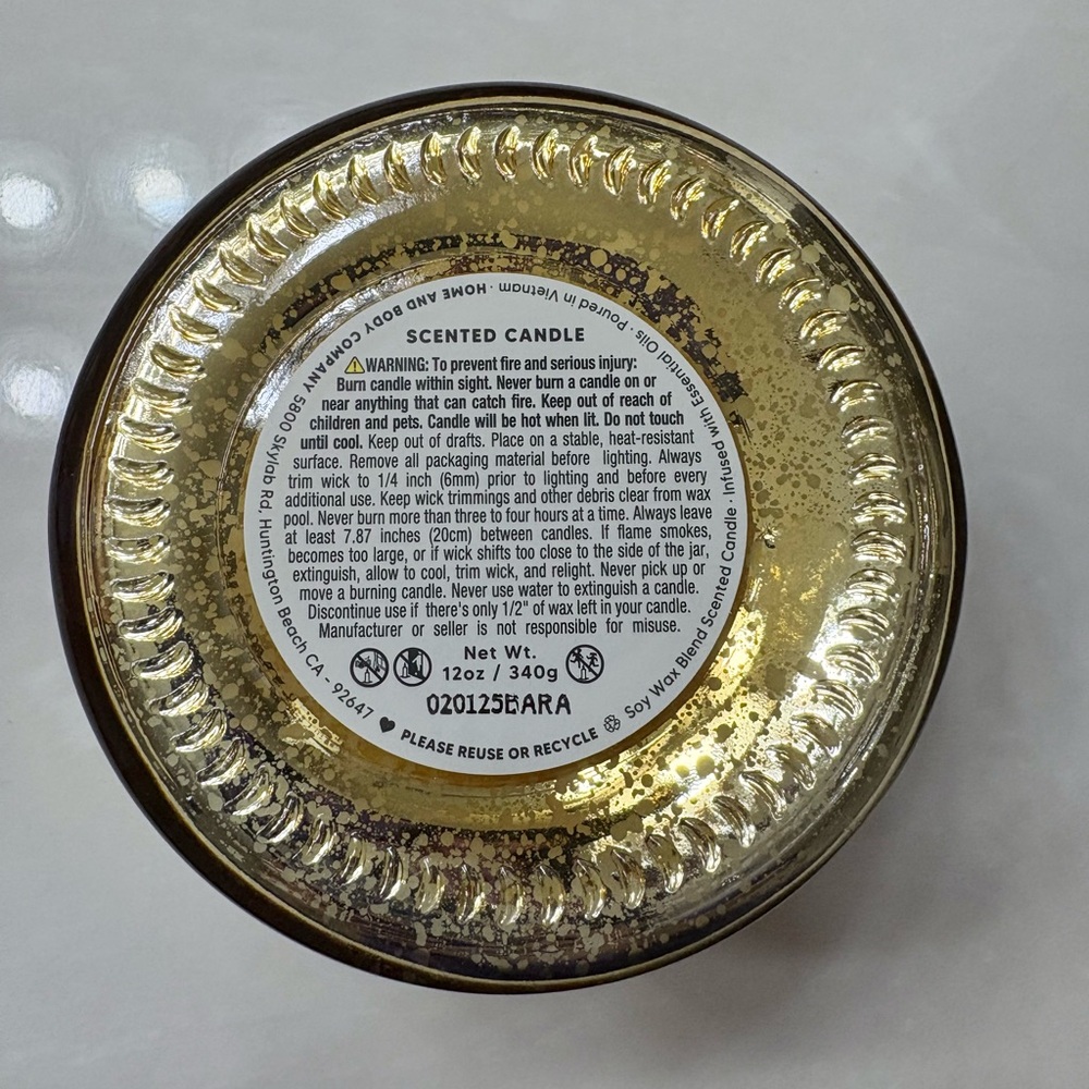Santal Woods Soy Wax Blend Candle - Picture 3 of 3